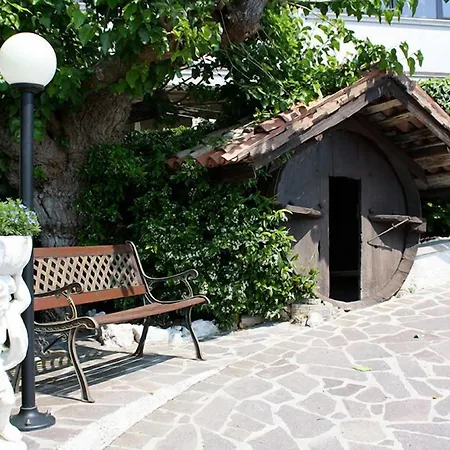 Отель Ca Vecia Гарньяно